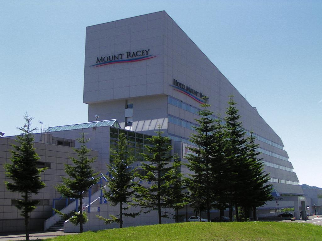 Hotel Mount Racey Юбари Экстерьер фото